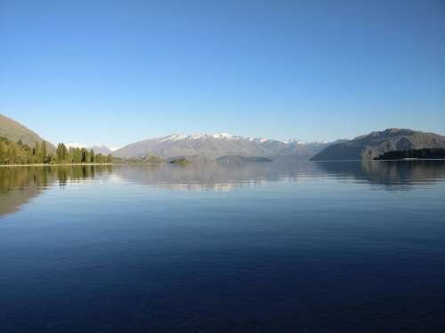 Lake Wanaka in the morning
