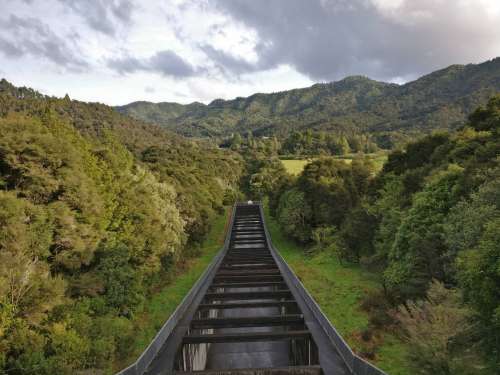 Dam overflow channel